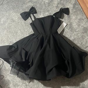 NWT super cute mini dress, size 4